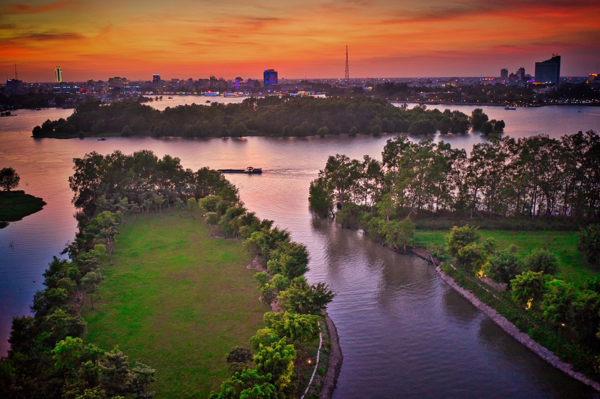 Reformer Pilates Retreat in the oasis of Mekong river